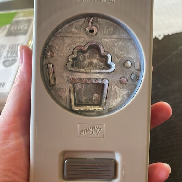 Stampin' Up! Stampin' Up Cupcake Builder Punch - Picture 2 of 2